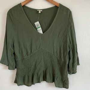 NWT Urban Explorer blouse Size L